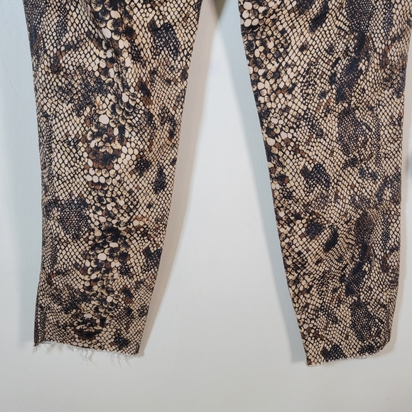 We The Free Snakeskin Pants Size 32 High Rise Cropped Edgy Festival - Picture 7 of 8